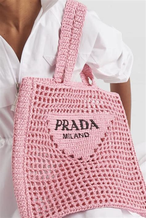 La borsa crochet di Prada è l'it